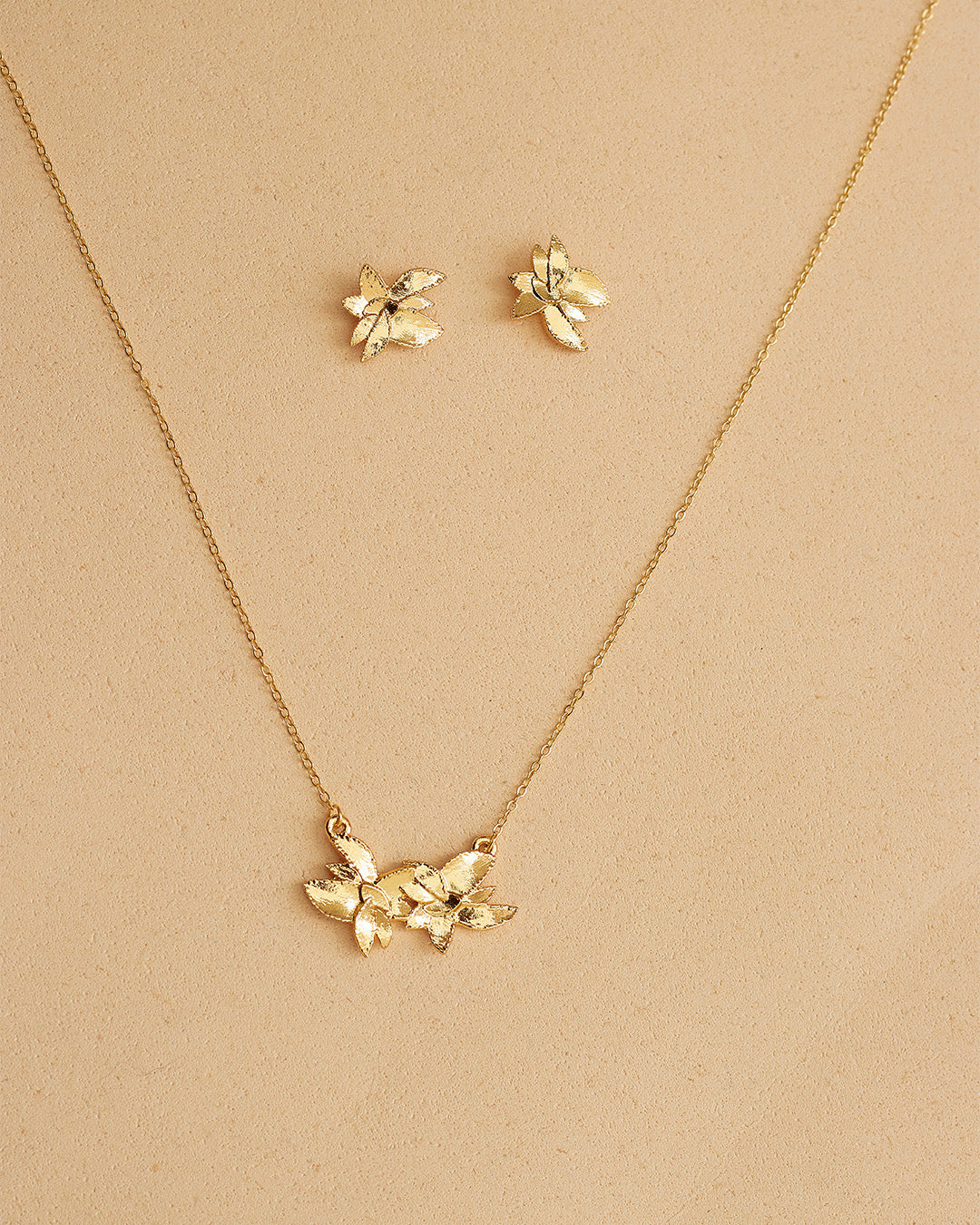 Set de Collar y Aretes Calia