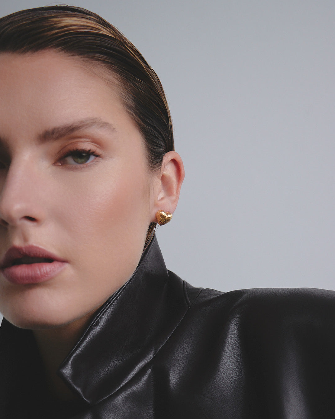 Aretes Corazón Textura Oro