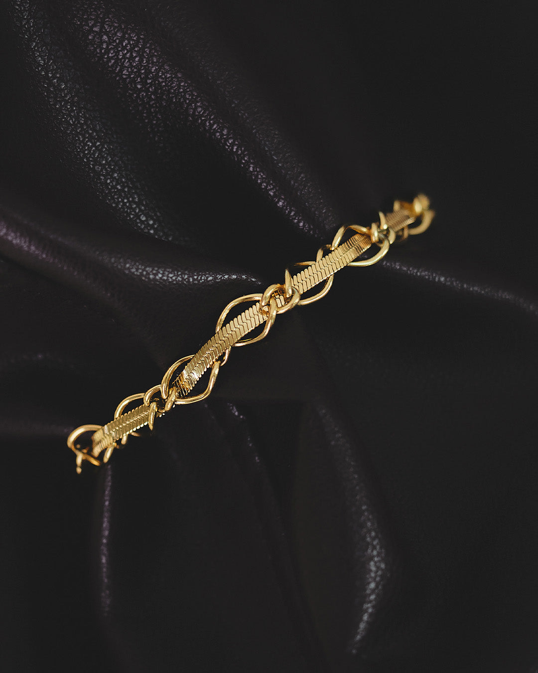 Pulsera Entrelazada Oro - Acero Inoxidable