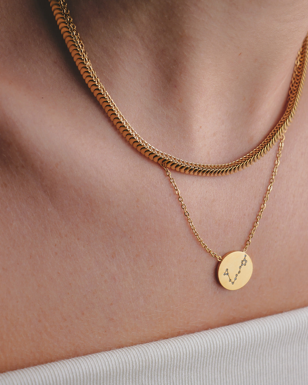 Collar Curve Oro Acero Inoxidable