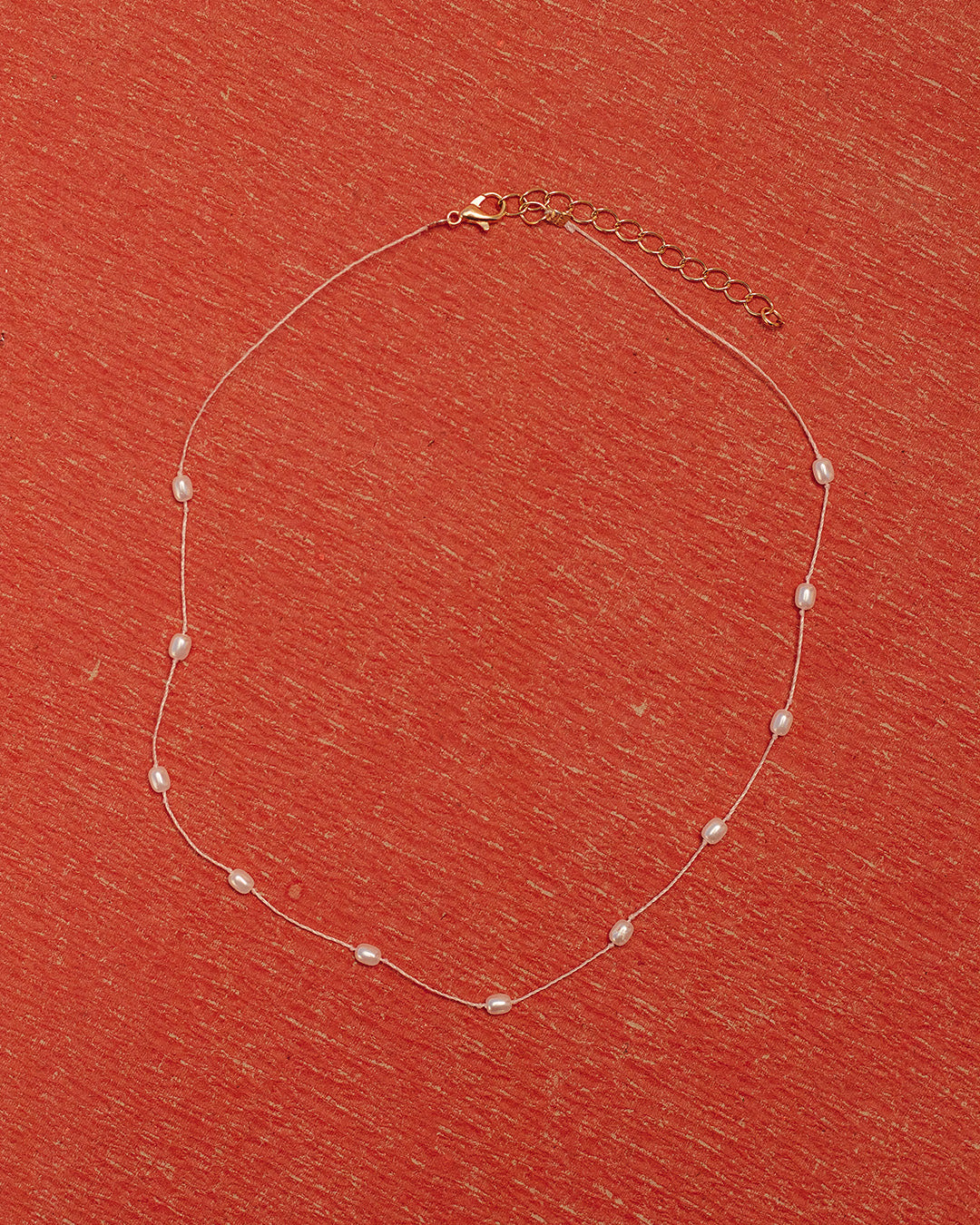 Choker The Pearl tejido a mano con pequeñas perlas 